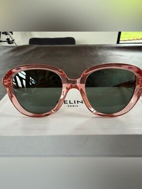Celine pink sunglasses 
Slight oversized 
Very few scratches 
Good condition